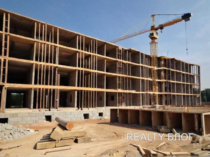 Сравнение долговечности краски, панелей и плитки для стен гаража