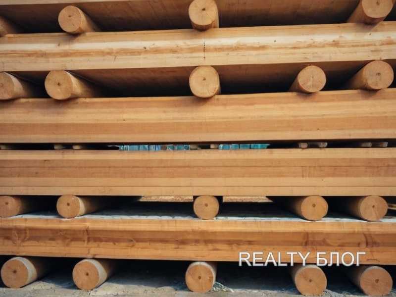 Выбор дерева для изготовления декоративных элементов камина